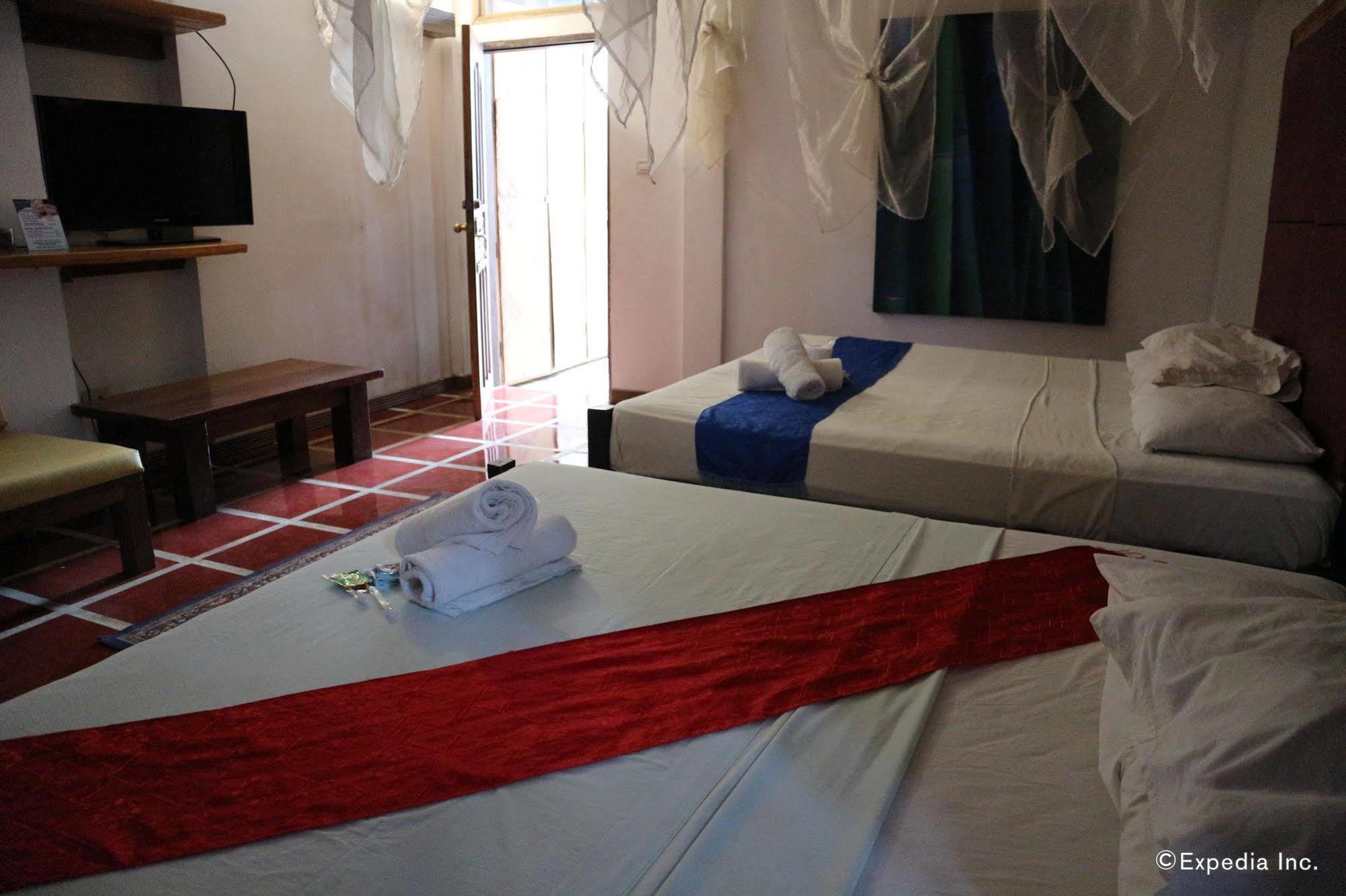 The Lotus Garden Bed & Breakfast Puerto Princesa Екстериор снимка